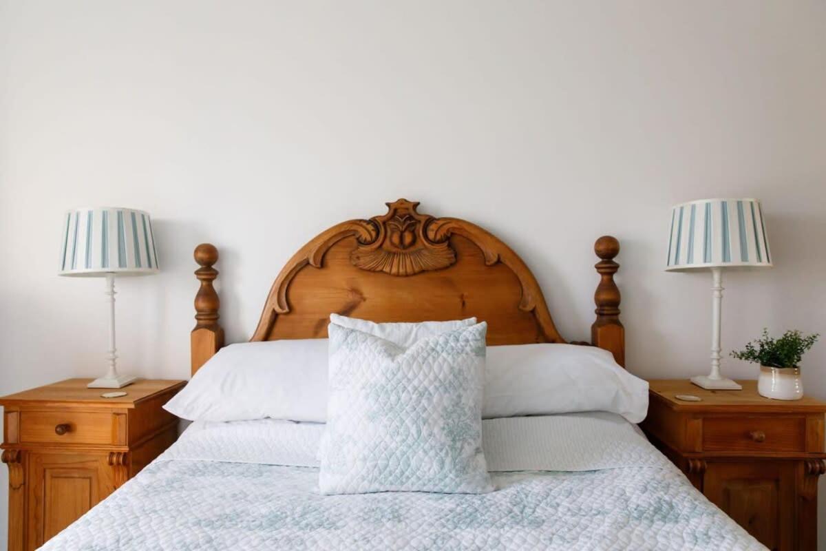Two Bed Seafront Escape In East Wittering Apartment Exterior photo