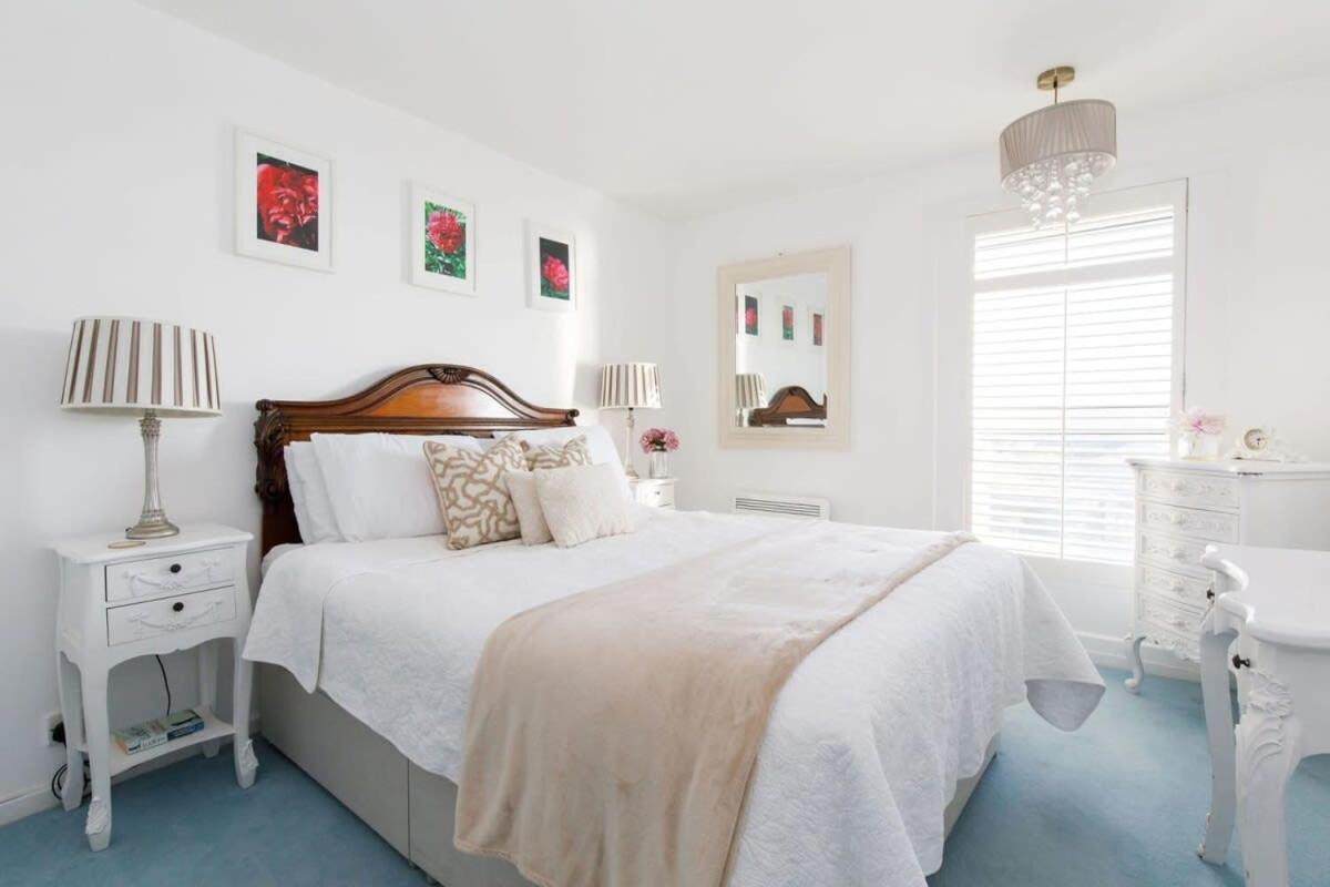 Two Bed Seafront Escape In East Wittering Apartment Exterior photo