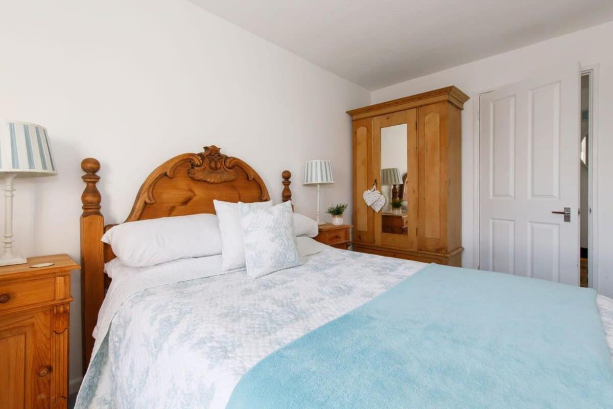 Two Bed Seafront Escape In East Wittering Apartment Exterior photo