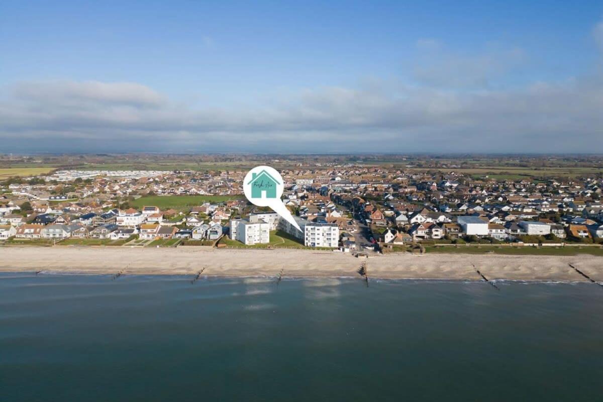 Two Bed Seafront Escape In East Wittering Apartment Exterior photo