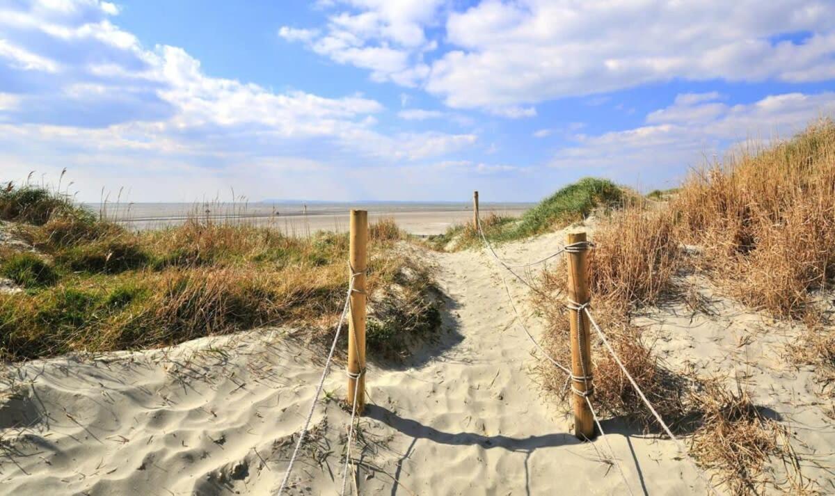 Two Bed Seafront Escape In East Wittering Apartment Exterior photo