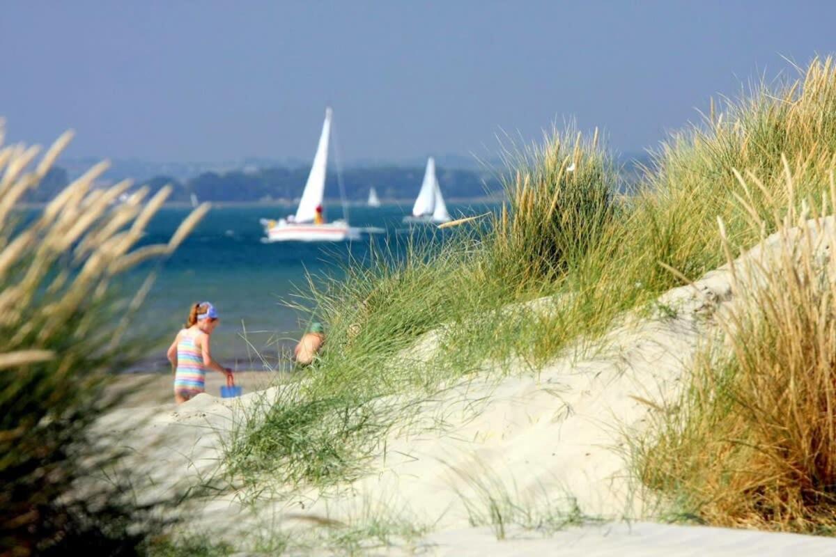 Two Bed Seafront Escape In East Wittering Apartment Exterior photo